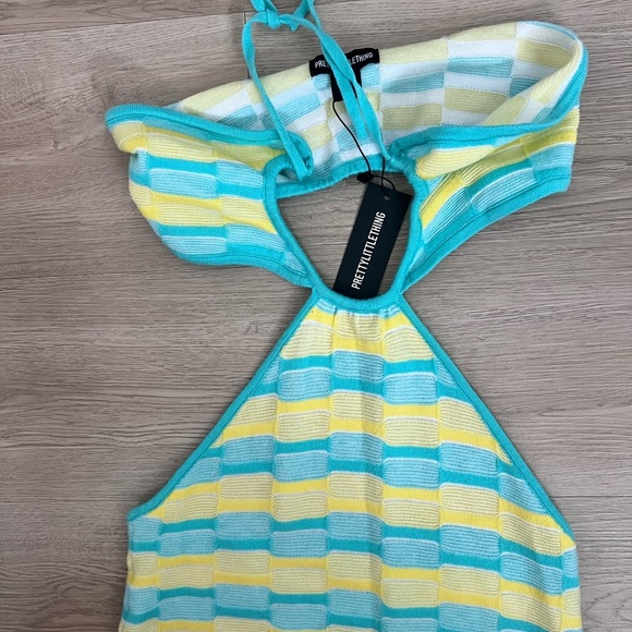 TURQUOISE CONTRAST TEXTURED KNIT CUT OUT HALTERNECK MAXI DRESS Size Medium - Picture 7 of 9